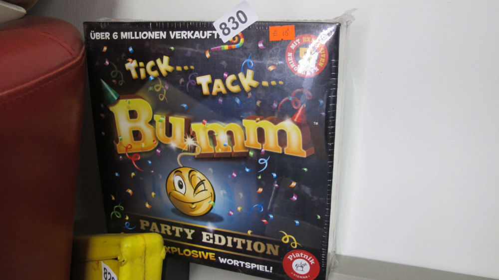 Lot 830: Tick Tock Boom party edition game. Uber sechts...