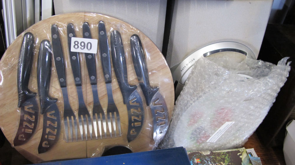 Lot 890: Pizza board and cutlery