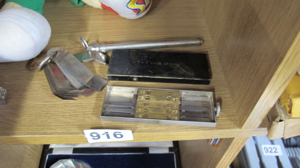 Lot 916: Feeler gauges