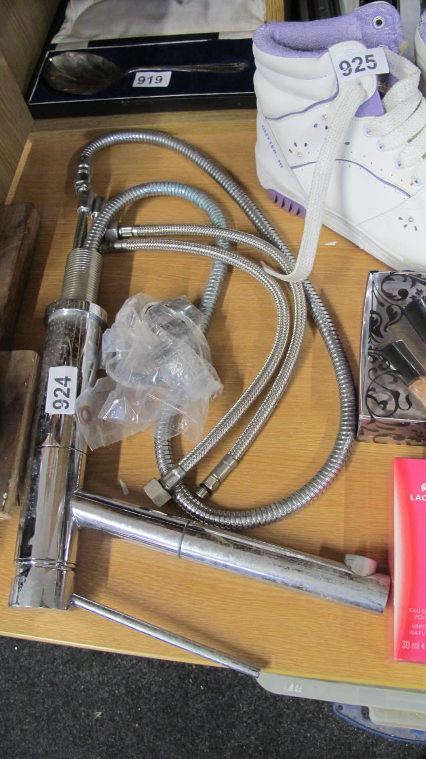 Lot 924: A chrome mixer tap