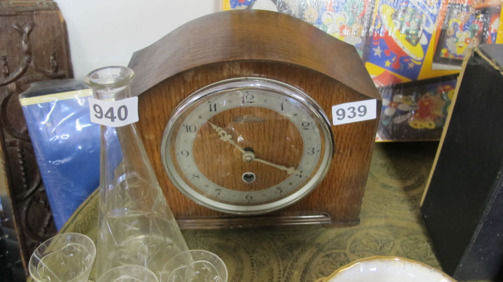 Lot 939: A Bentima mantel clock