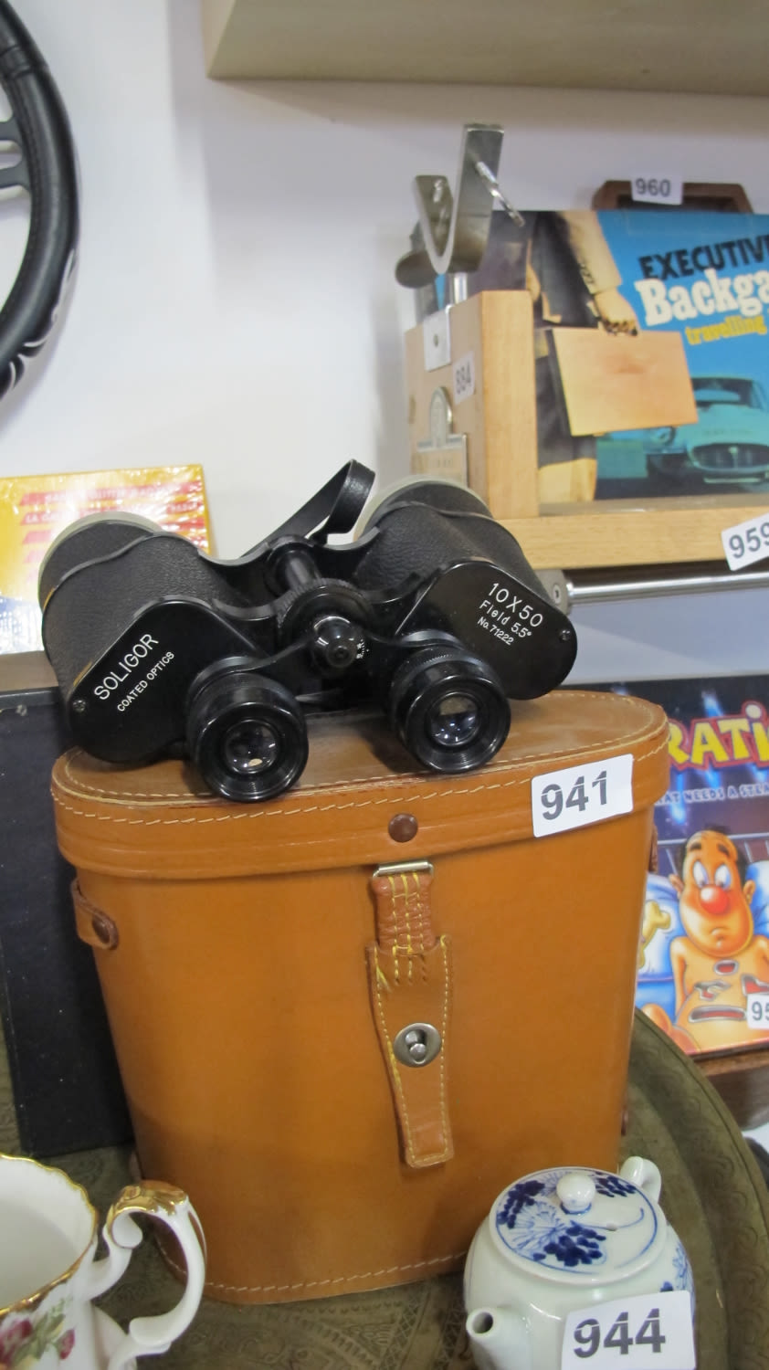 Lot 941: Soligor 10x50 binoculars with case