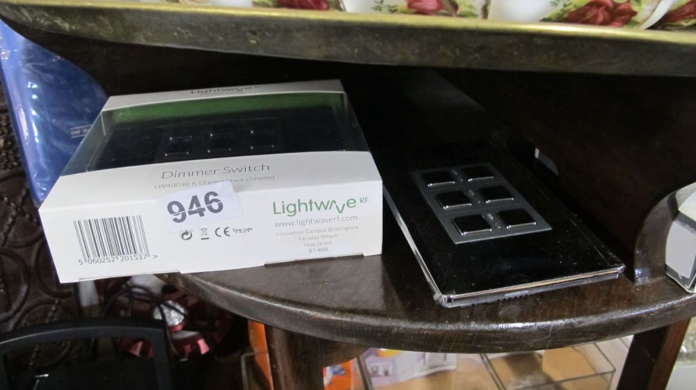 Lot 946: Lightwave dimmer switch