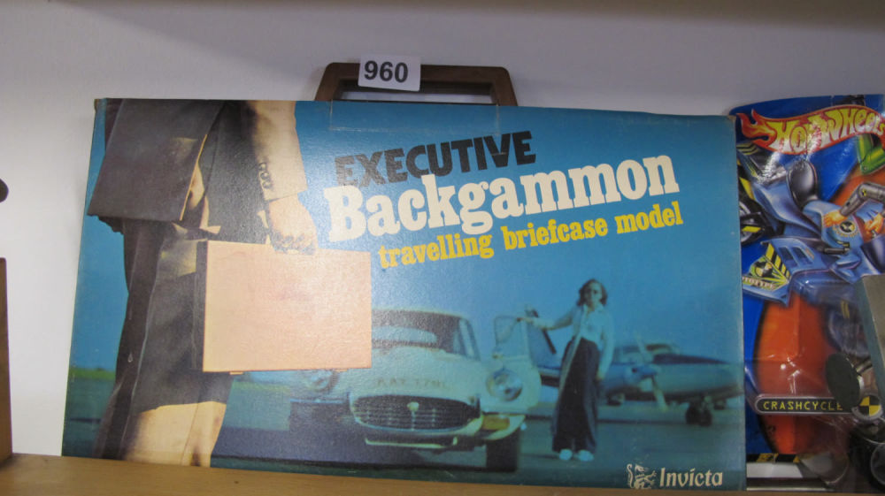Lot 960: Vintage executive backgammon travelling briefcase model