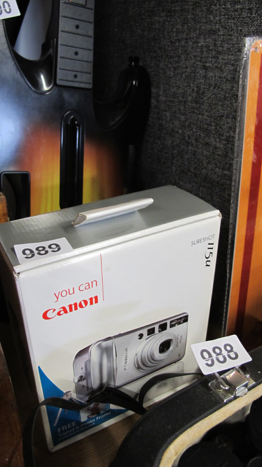 Lot 989: Canon sureshot camera