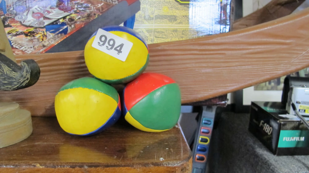 Lot 994: 3 juggling balls