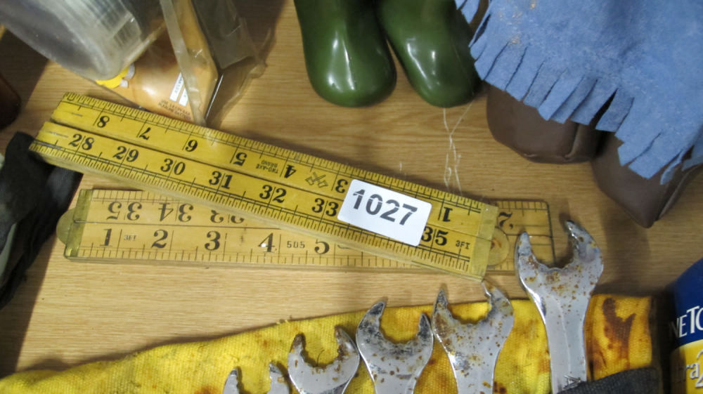 Lot 1027: two wooden carpenters measures