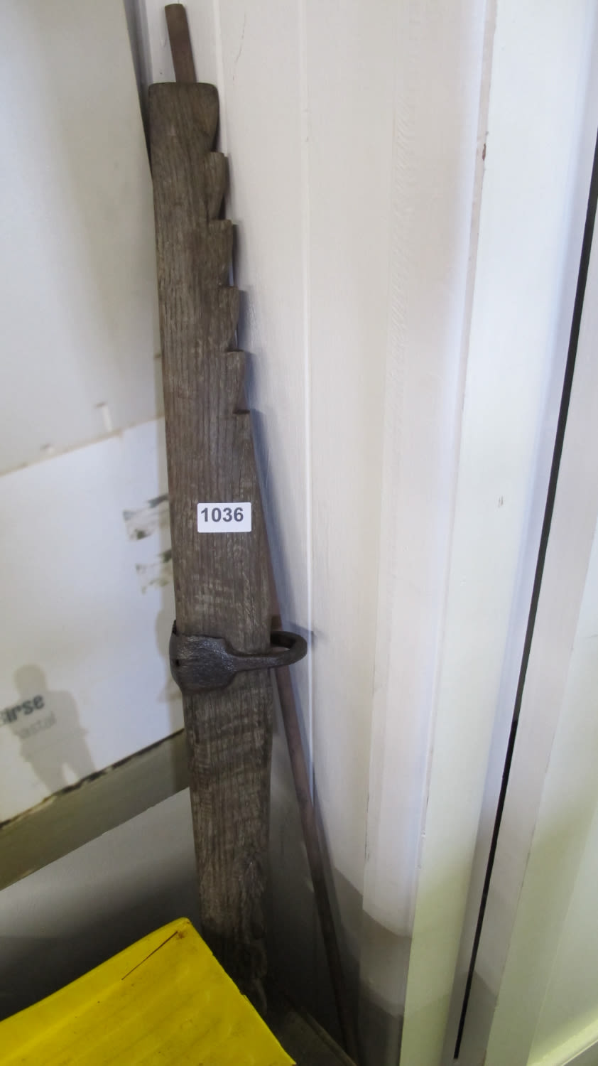 Lot 1036: vintage farming hanging scales