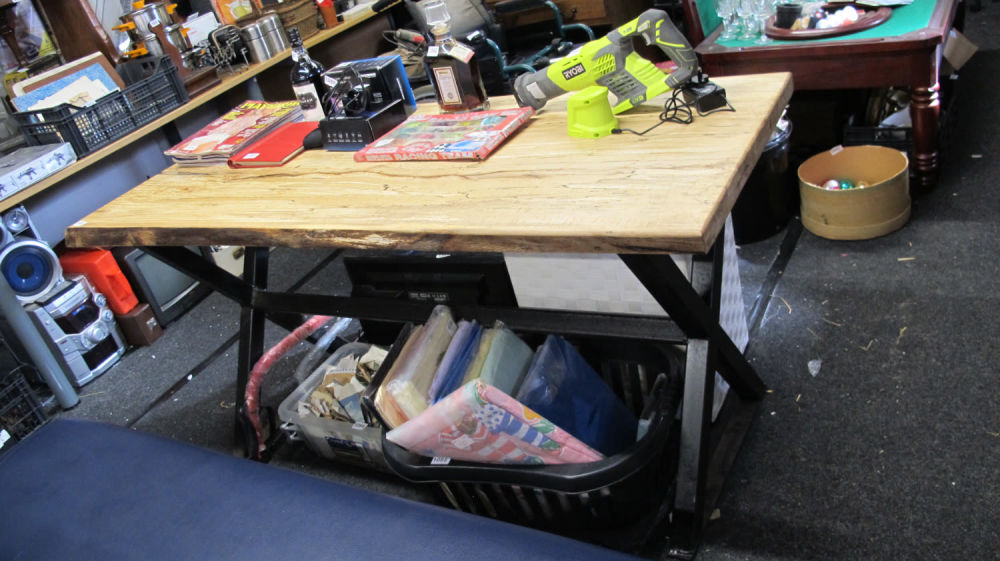 Lot 1085: Contemporary dining table