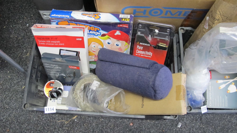 Lot 1114: Box of misc.