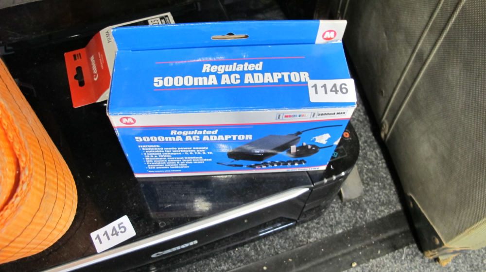 Lot 1146: Regulated 5000mA AC adapter