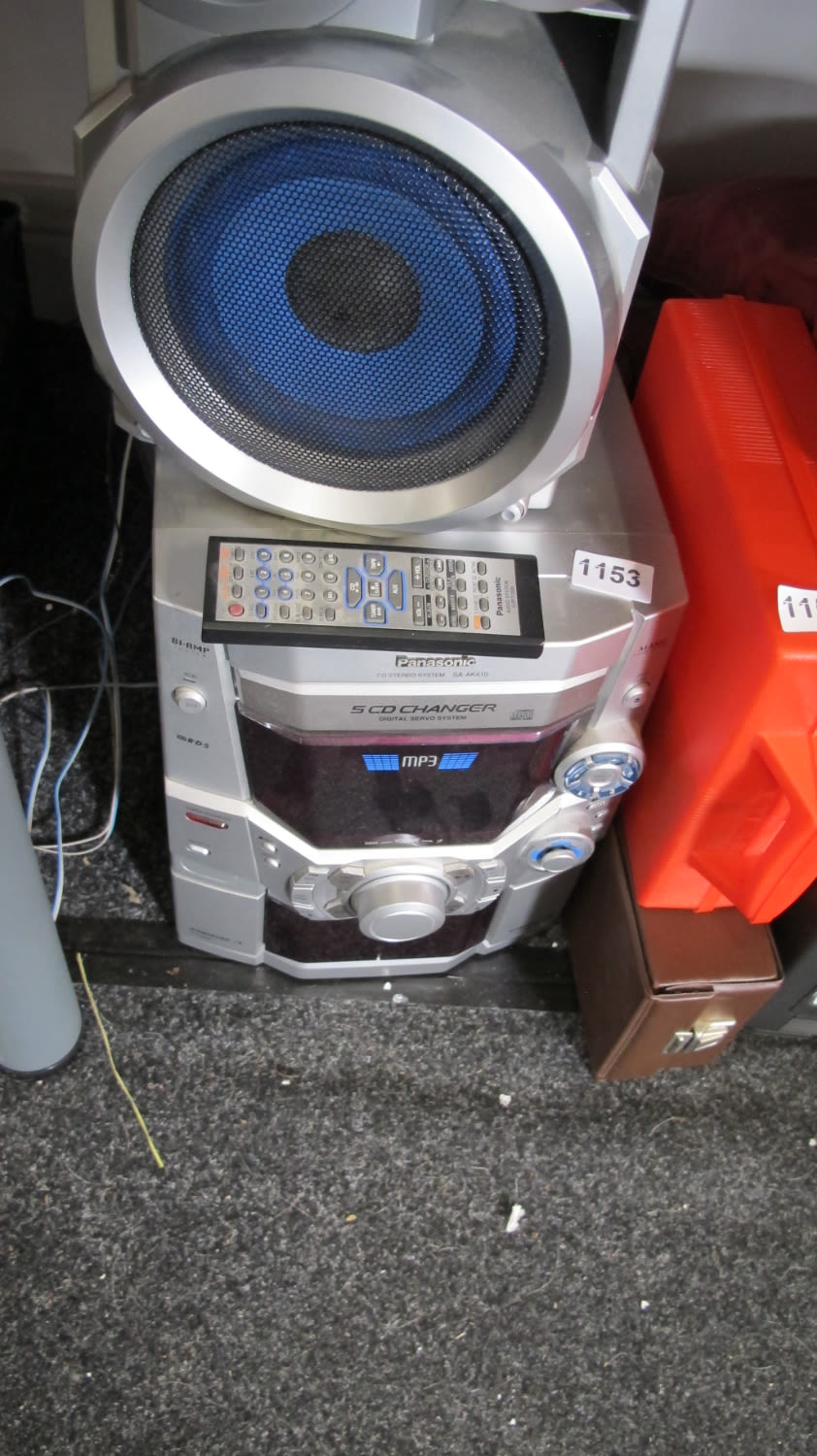 Lot 1153: Stereo system