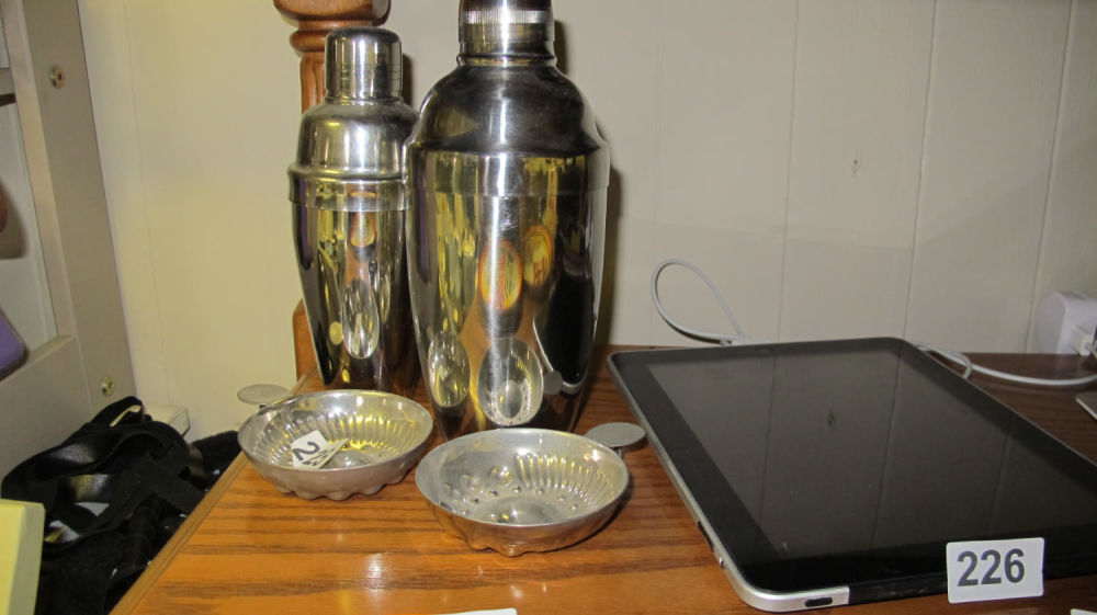 Lot 225: 2 Cocktail shakers and 2 tastevins