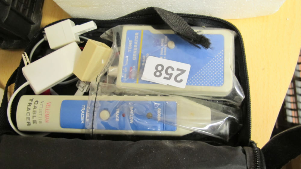 Lot 258: Electrician's cable tracer and tone generator