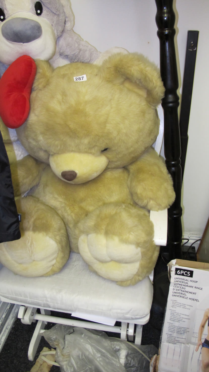 Lot 287: X Large cuddly teddy