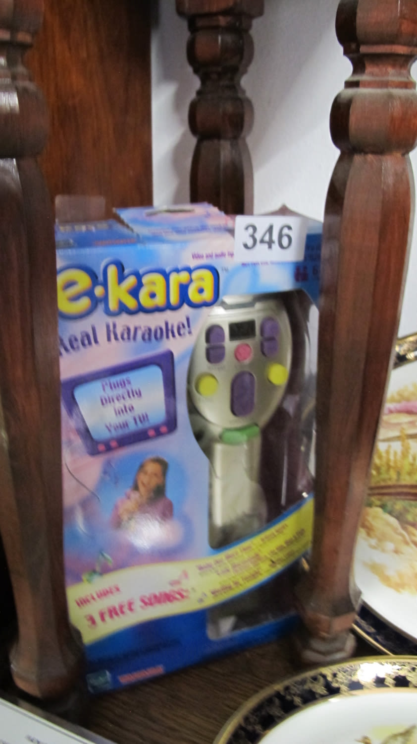 Lot 346: Karaoke microphone