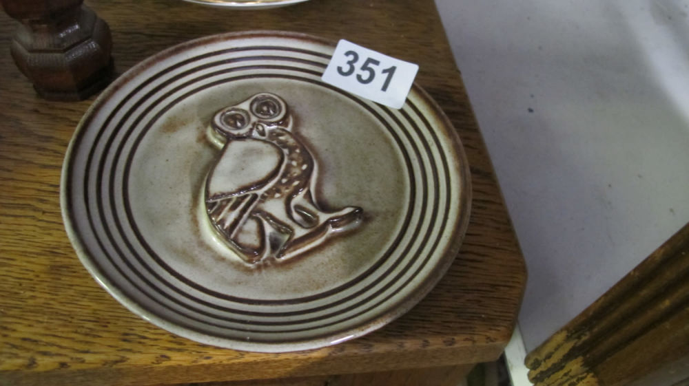 Lot 351: Studio pottery owl plaque