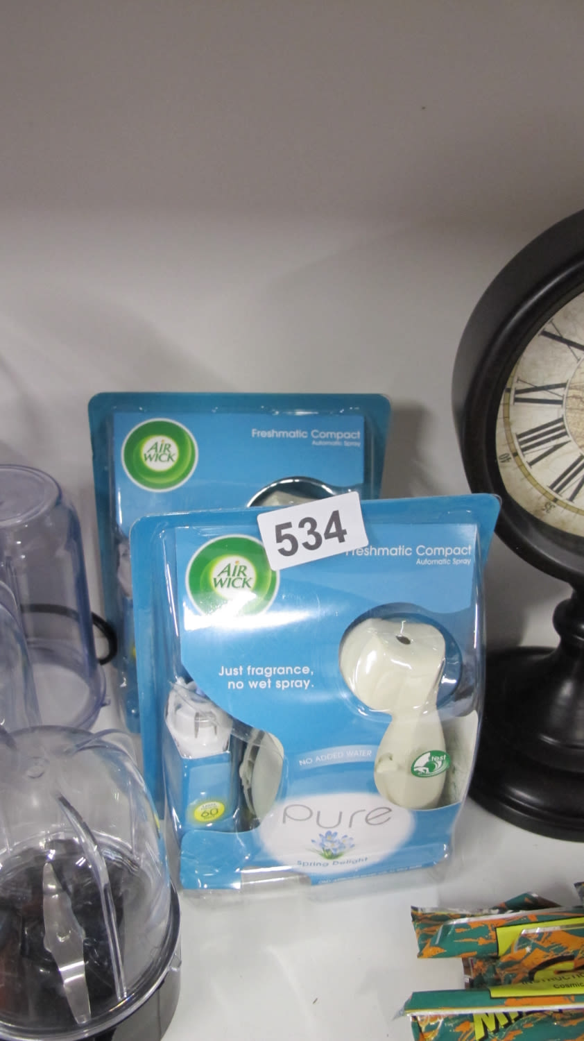 Lot 534: Air Wick Freshmatics 
