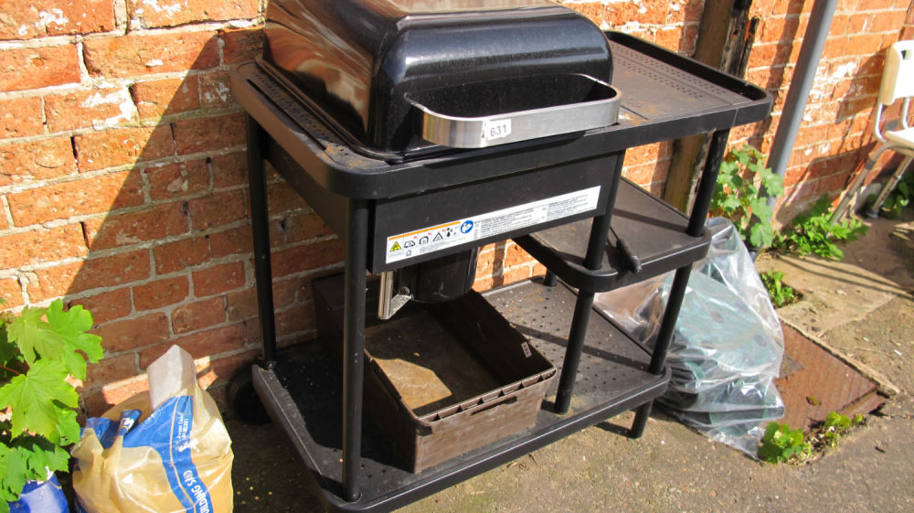 Lot 631: quality large Gas barbecue