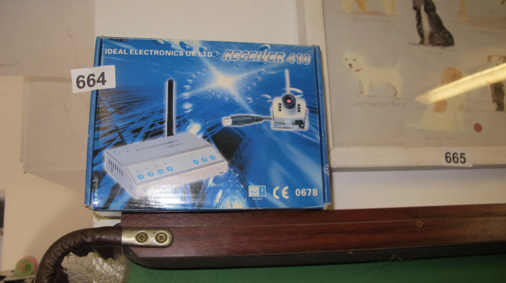 Lot 664: Ideal electronic receiver