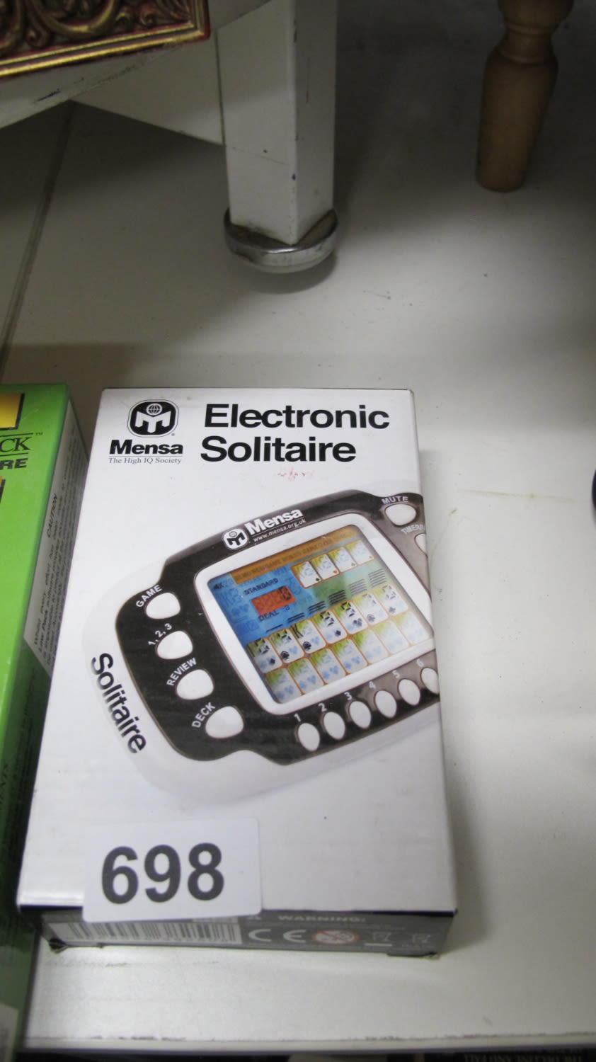 Lot 698: Electronic Solitaire game