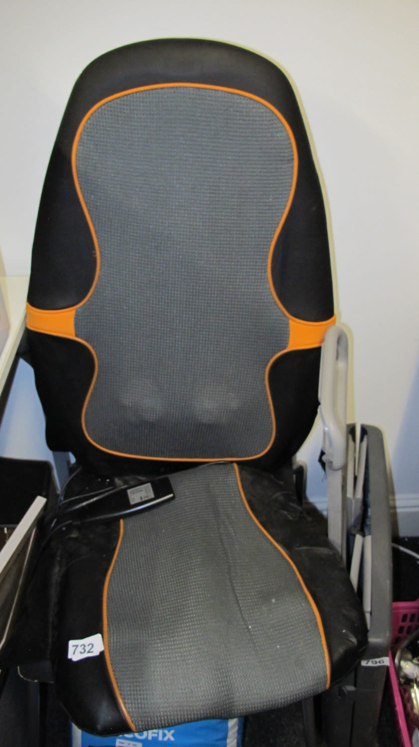 Lot 732: Massage cushion