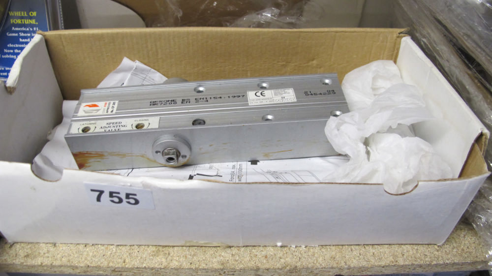 Lot 755: Door closer
