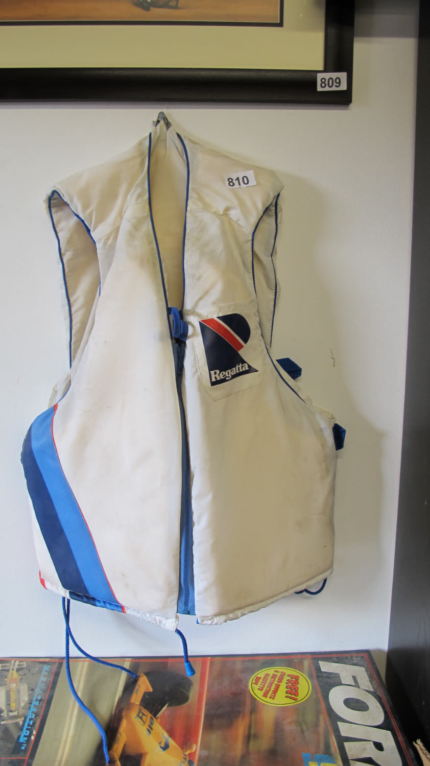 Lot 810: Regatta life vest
