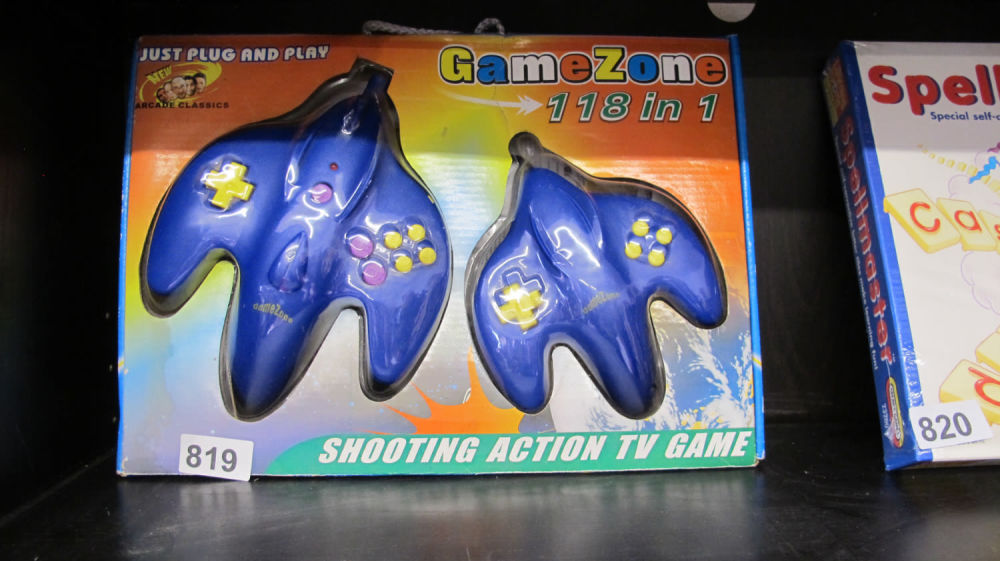 Lot 819: Brand new old stock 118 in 1 game