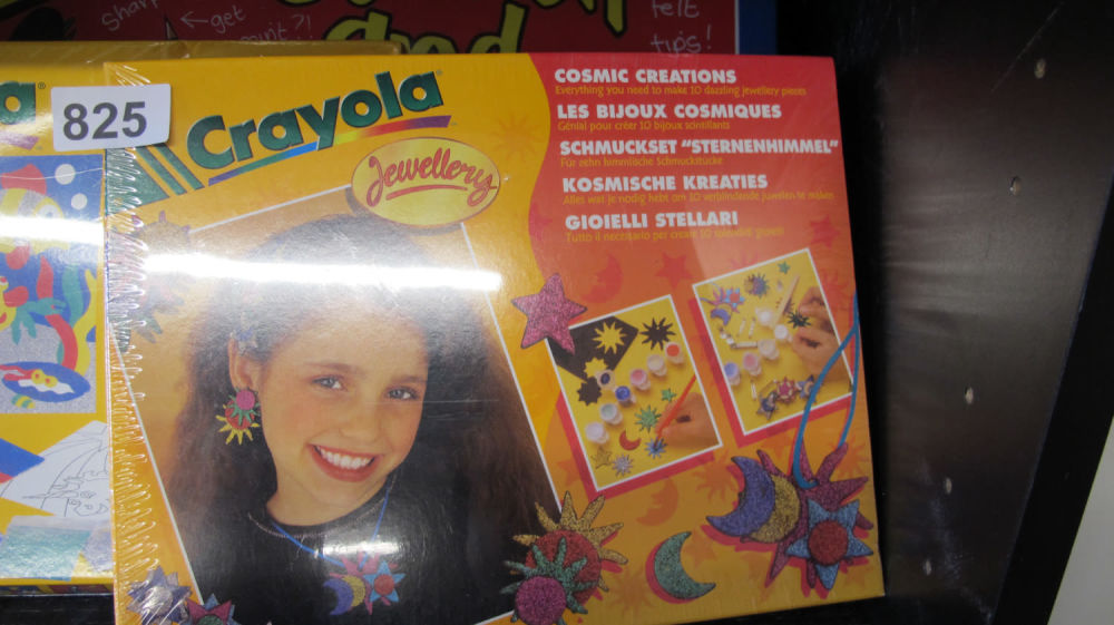 Lot 825: Brand new old stock Crayola Jewellery Cosmic Creations