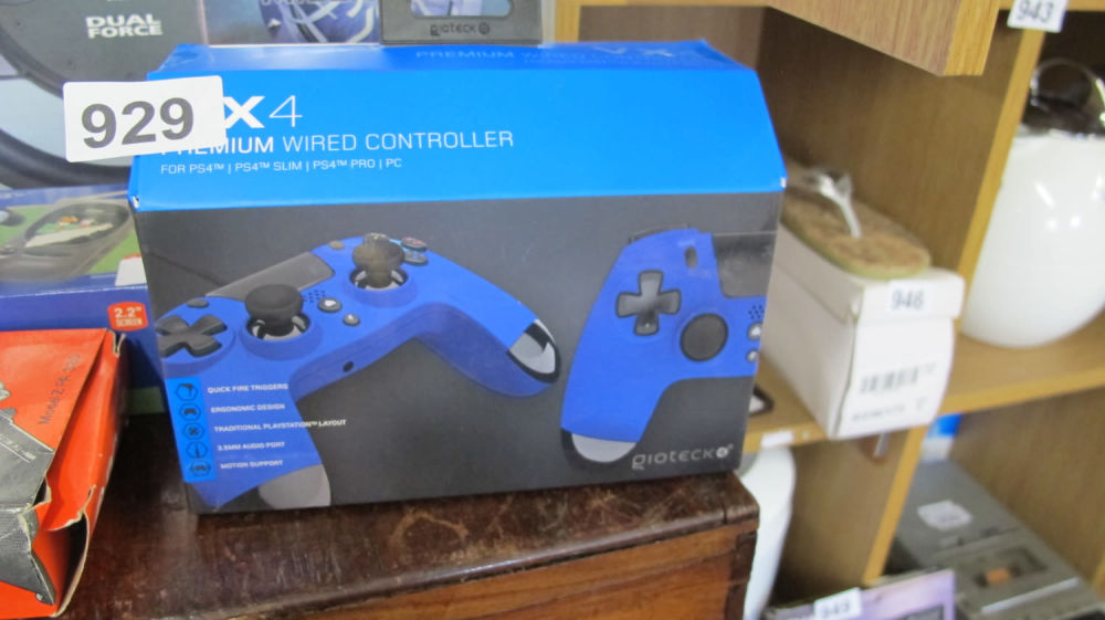 Lot 929: Wired video game controller for PS4