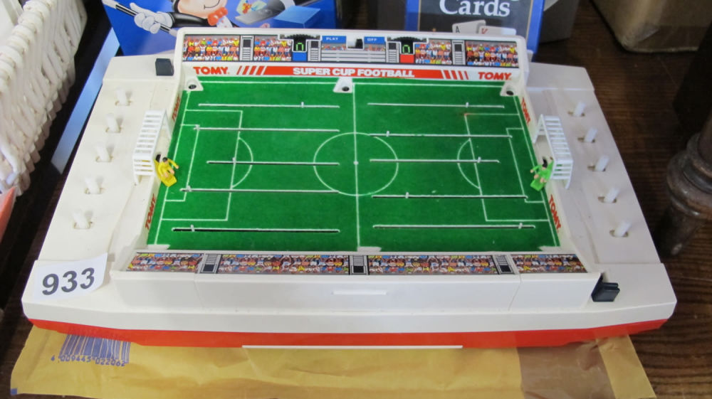 Lot 933: Tomy super cup football