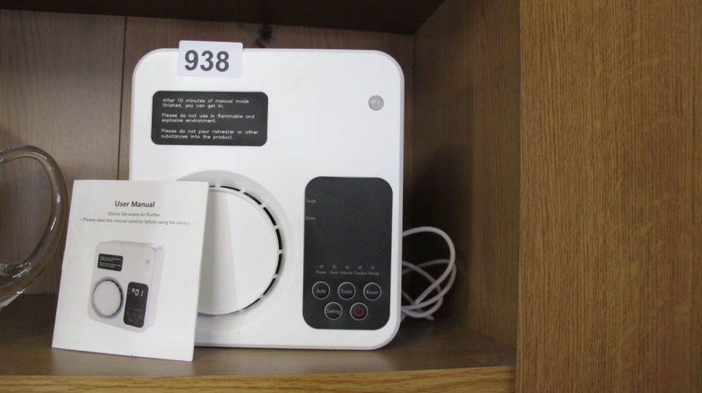 Lot 938: Air purifier