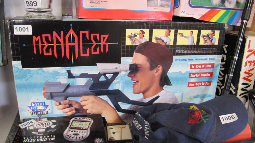 Lot 1001: sega menacer gun boxed