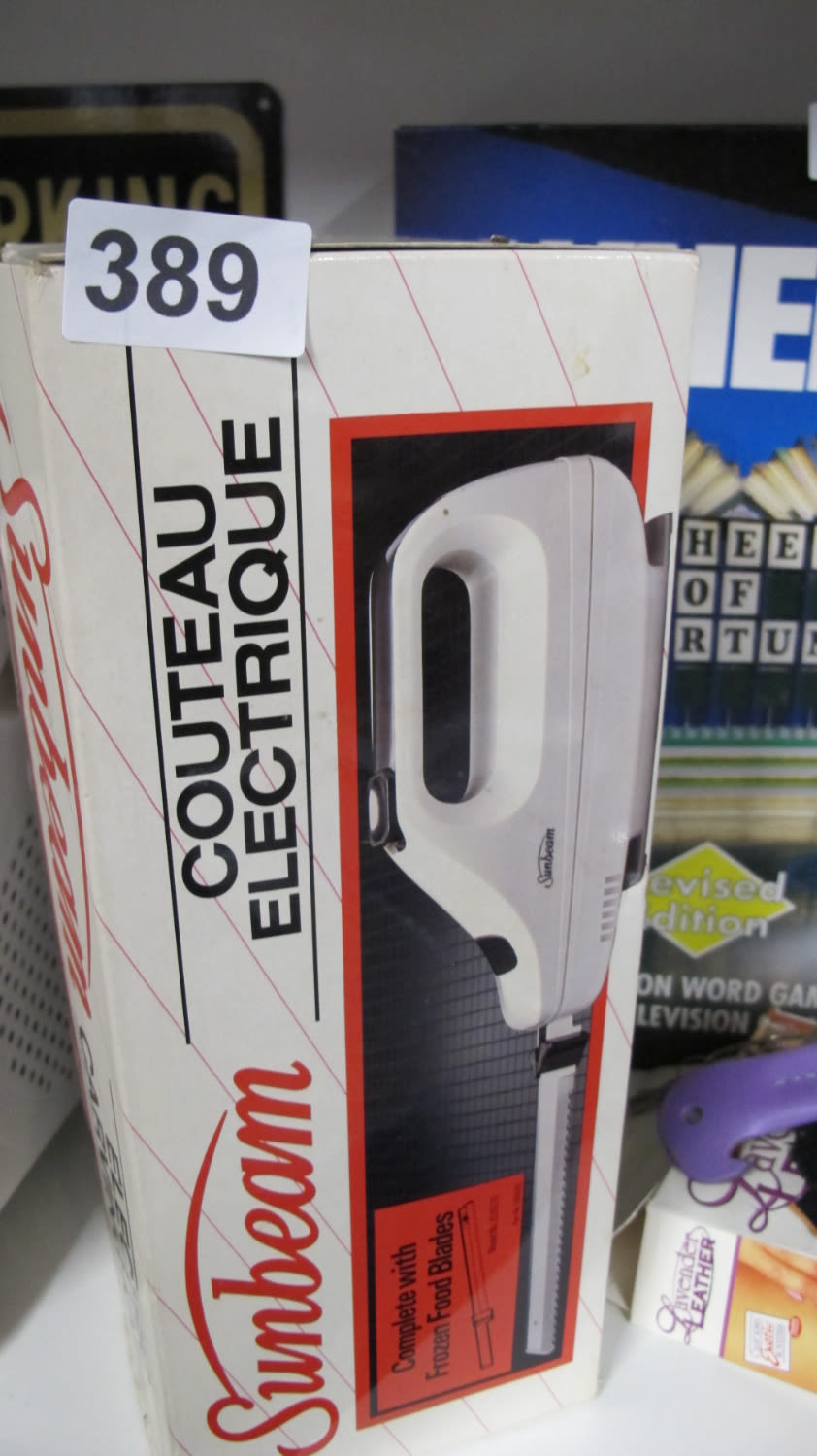 Lot 389: Electric carving knife