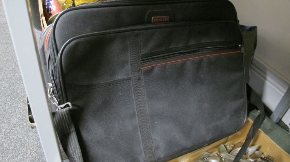 Lot 557: Sterling laptop bag