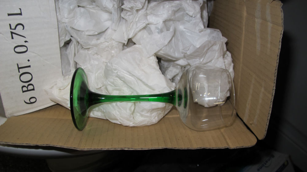 Lot 566: Box of glasses