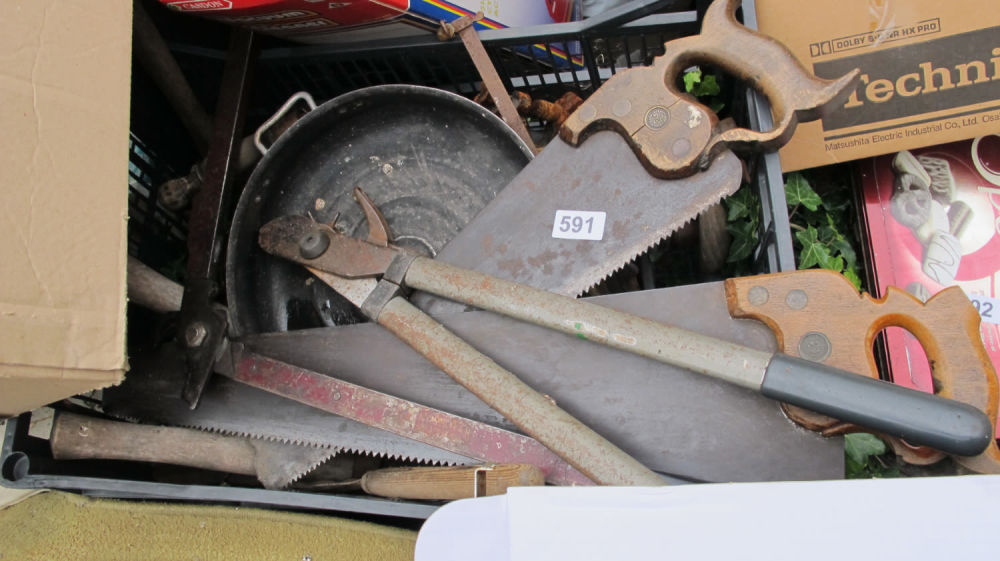 Lot 591: Tub of tools