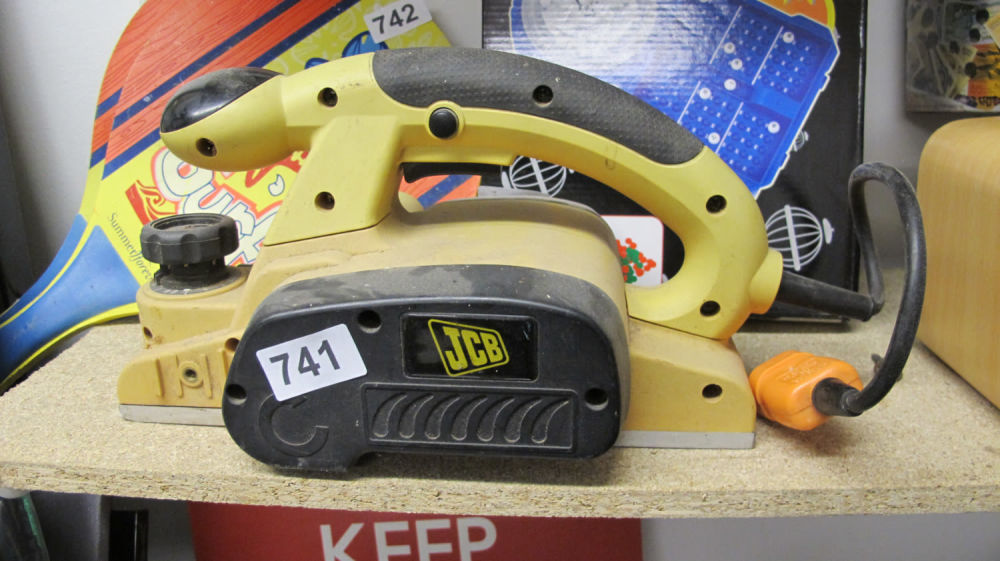 Lot 741: JCB planer