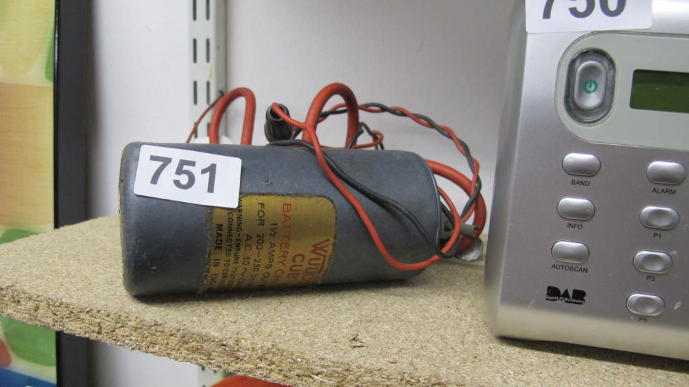 Lot 751: Battery charger