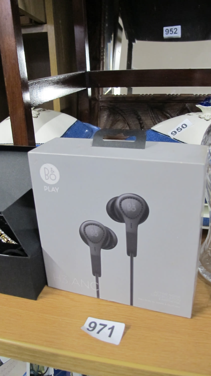 Lot 971: Headphones