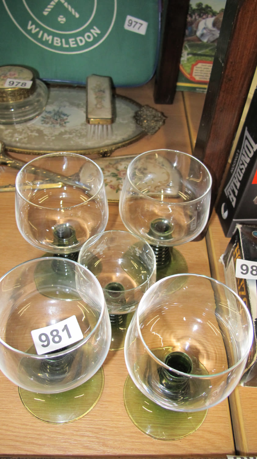 Lot 981: 5 hock glasses
