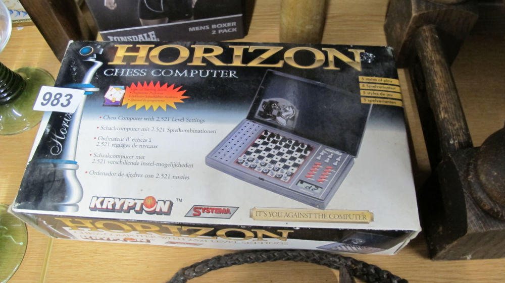 Lot 983: Horizon chess computer