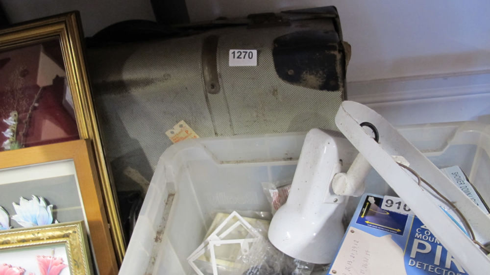 Lot 1270: Vintage case