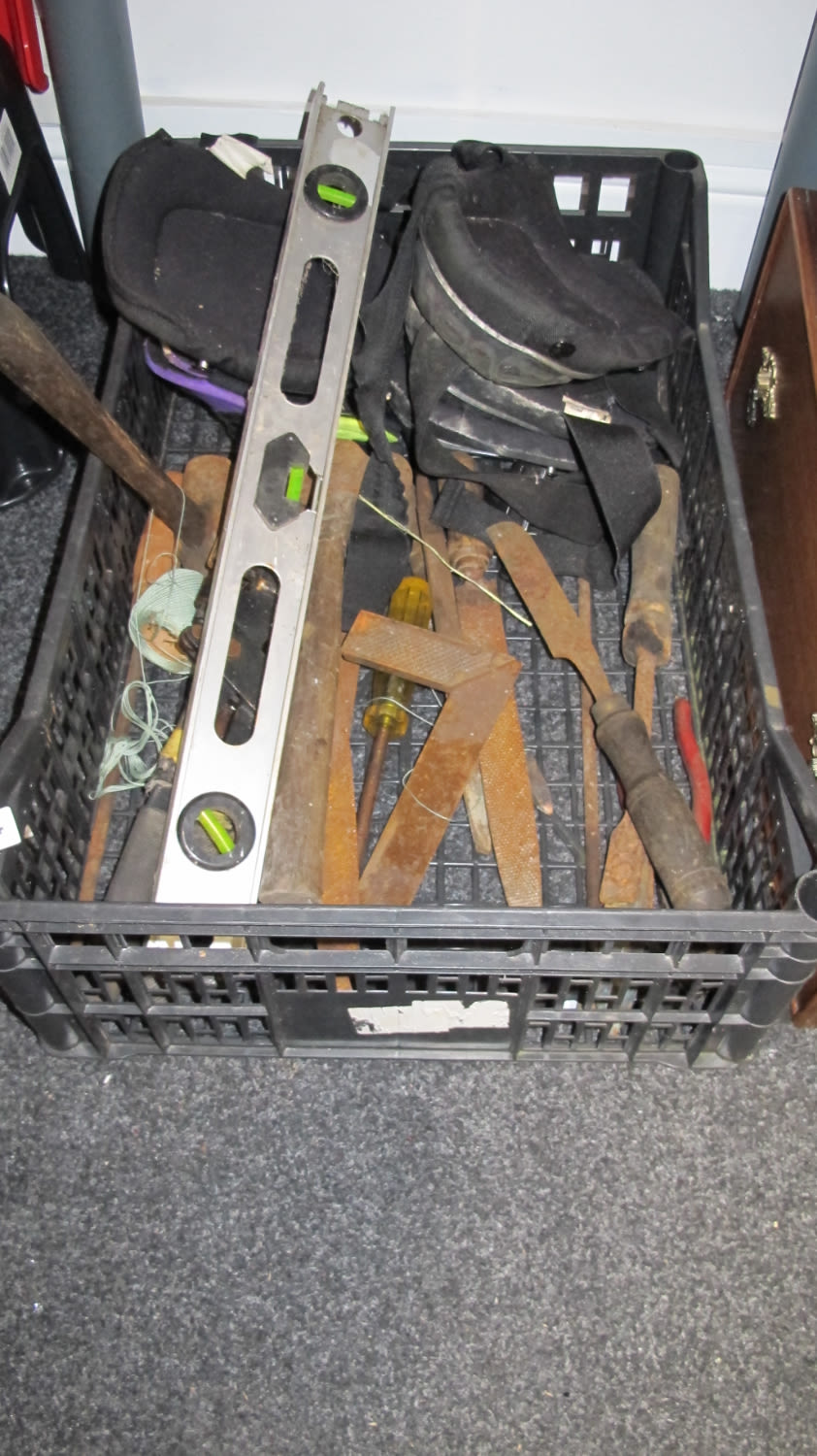 Lot 1274: Tray of misc. tools