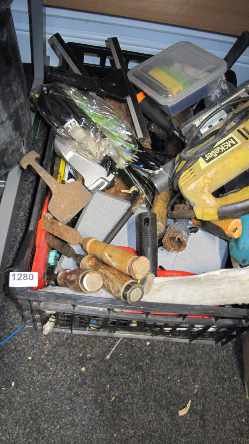 Lot 1280: Tub of misc. tools
