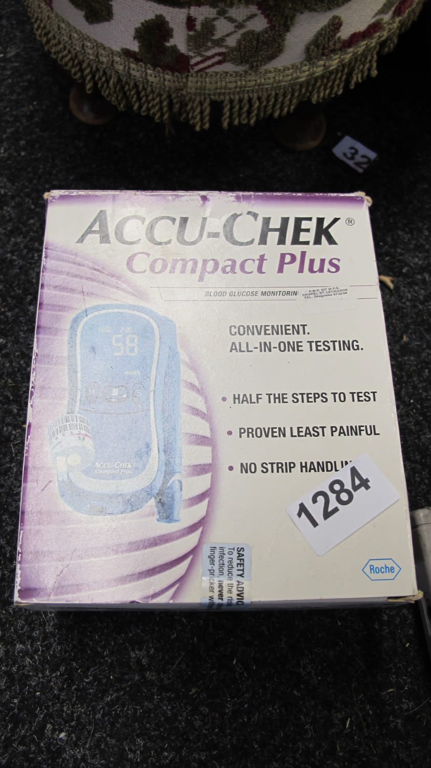 Lot 1284: Accu-chek blood glucose monitor