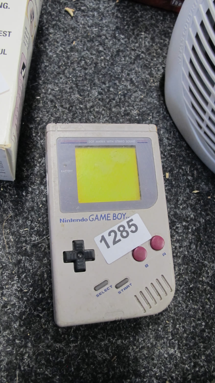 Lot 1285: Nintendo Gameboy