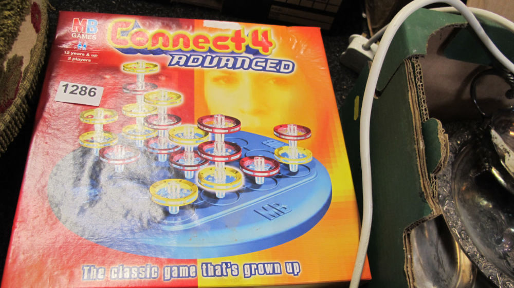Lot 1286: Connect 4 Advanced game