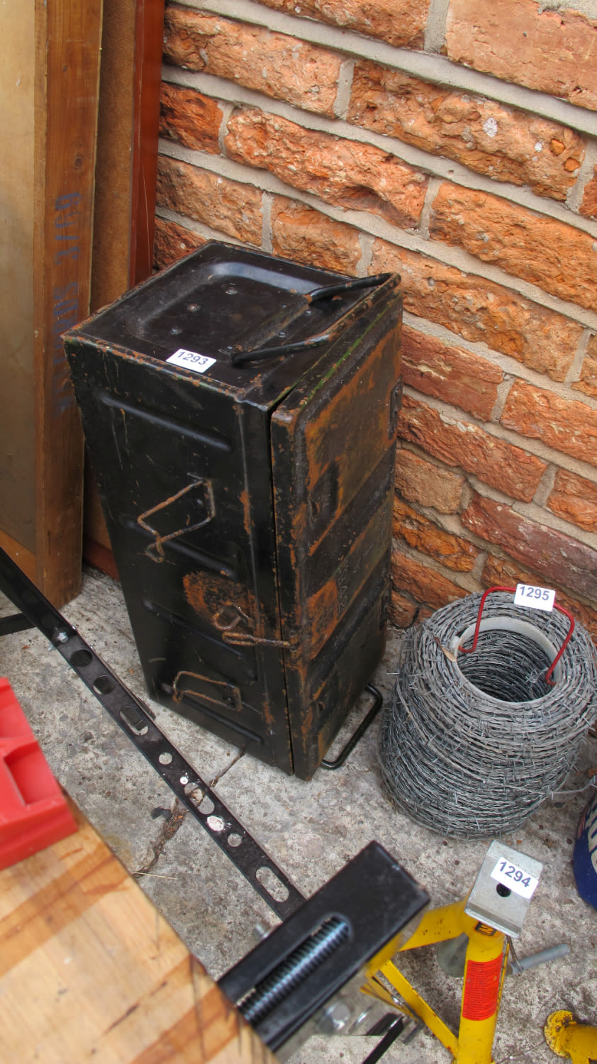 Lot 1293: Metal storage chest